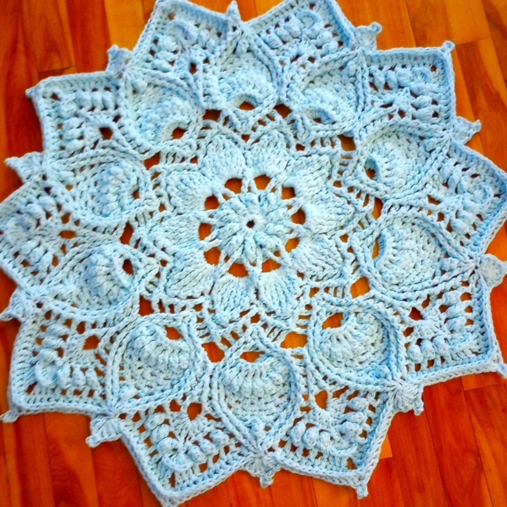 Accent rug..robin egg blue